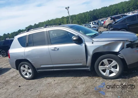 2016 Jeep Compass Sport z USA, uszkodzony, nr VIN 1C4NJCBA8GD611259